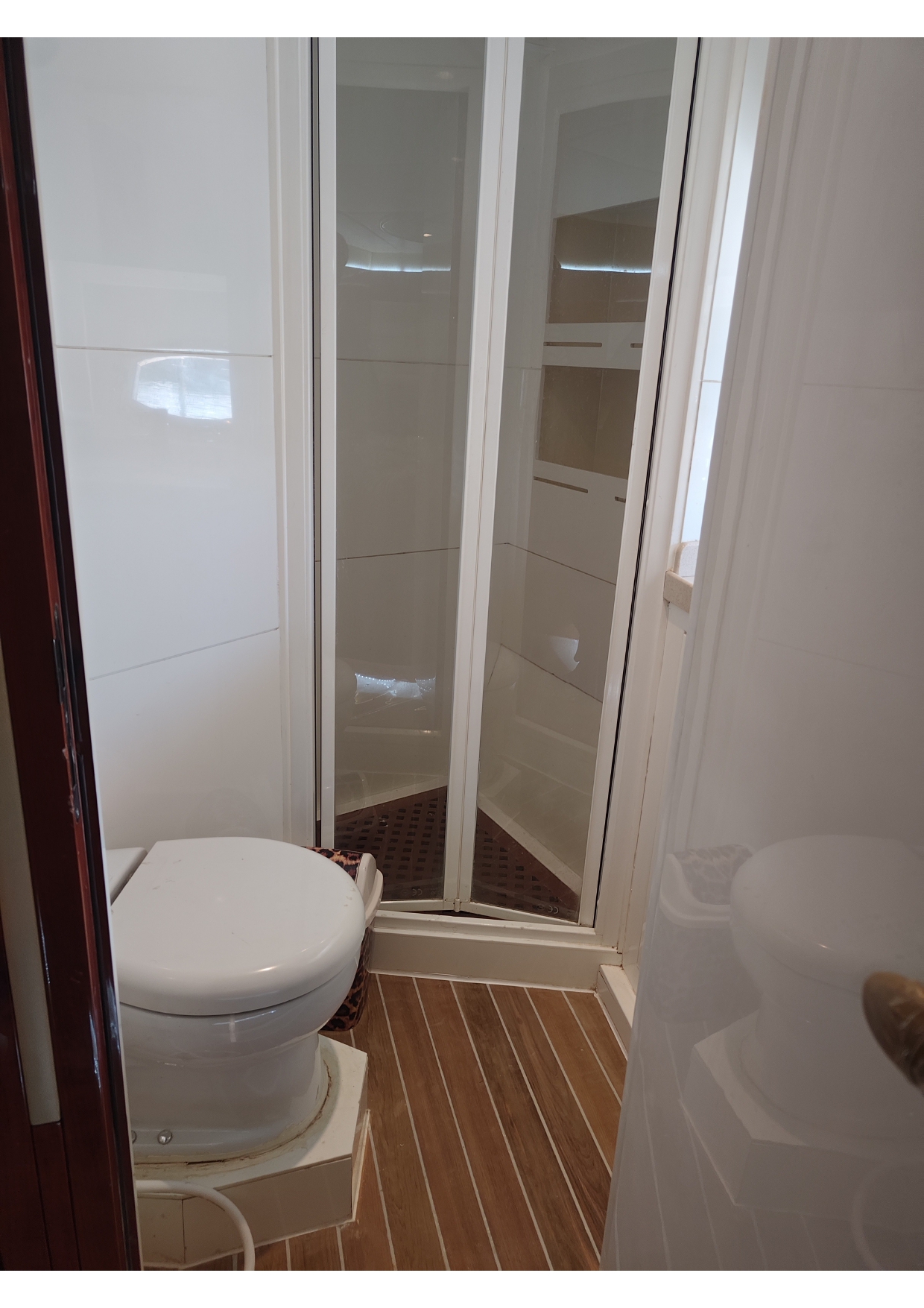 44ft yacht bedroom